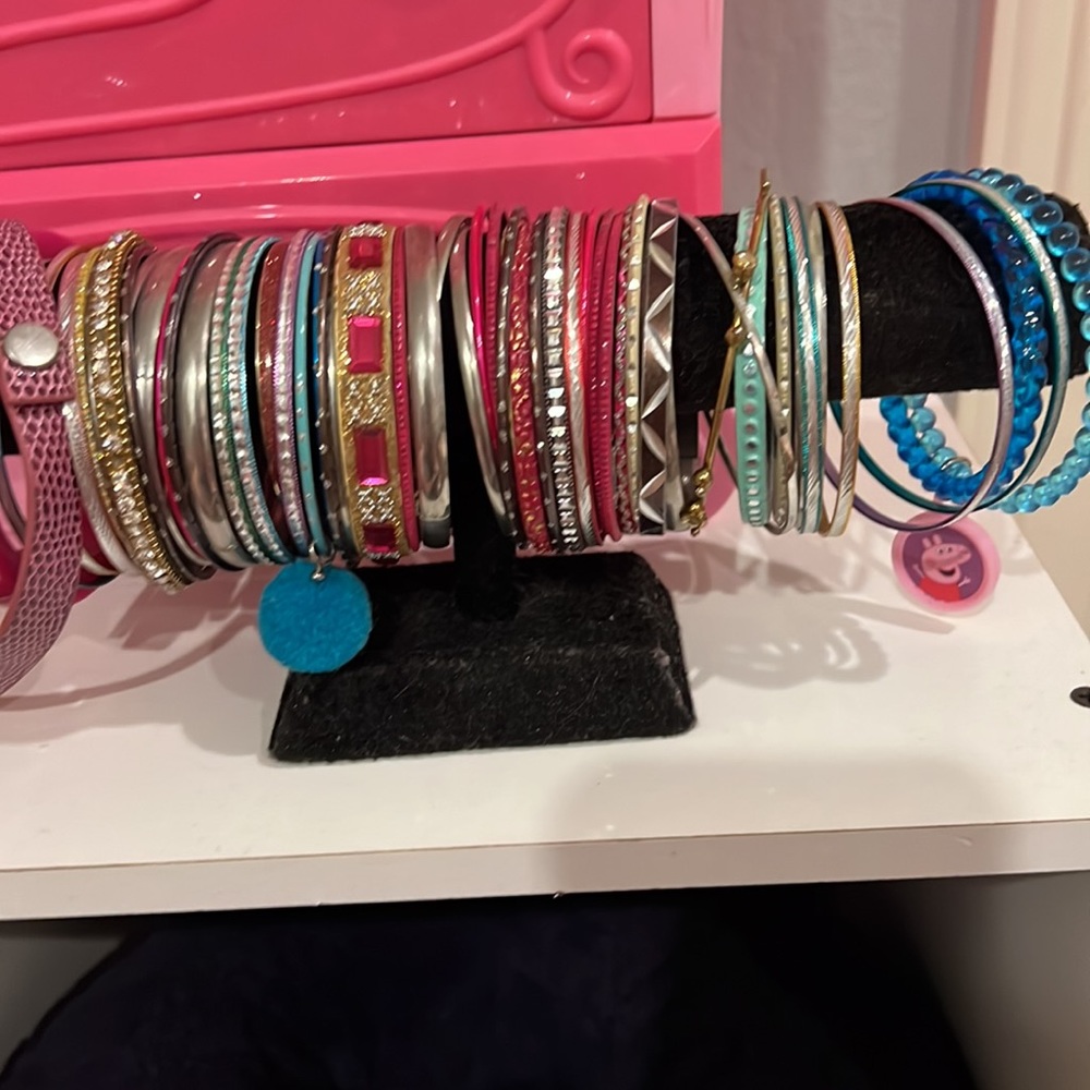 Bangle bracelets ❤️👏🔥🥰 - Picture 2 of 2